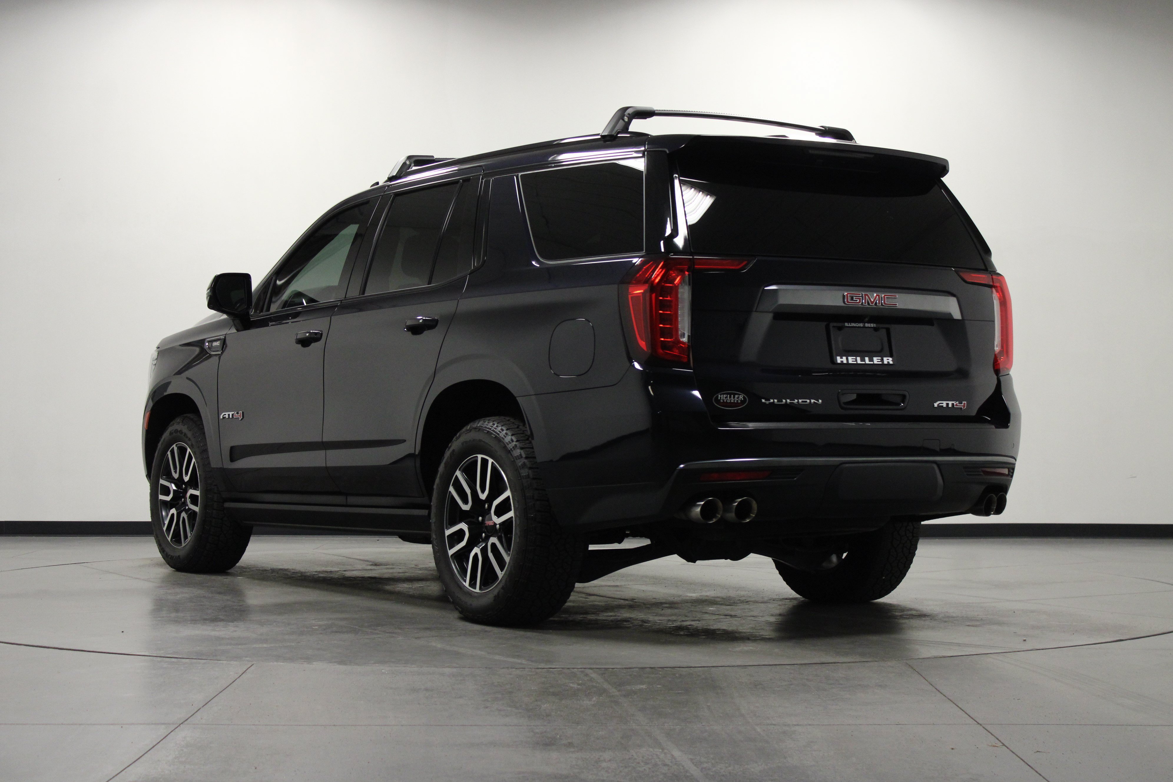 Used 2022 GMC Yukon AT4 w/ AT4 Premium Package AWD/4WD image 6