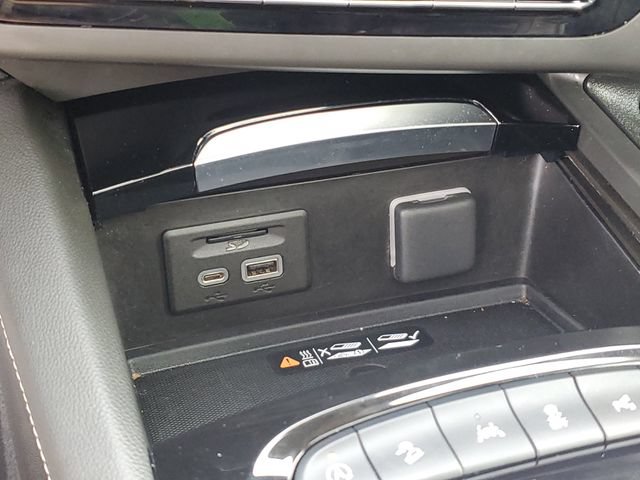 Used 2023 Buick Envision Avenir AWD/4WD image 19
