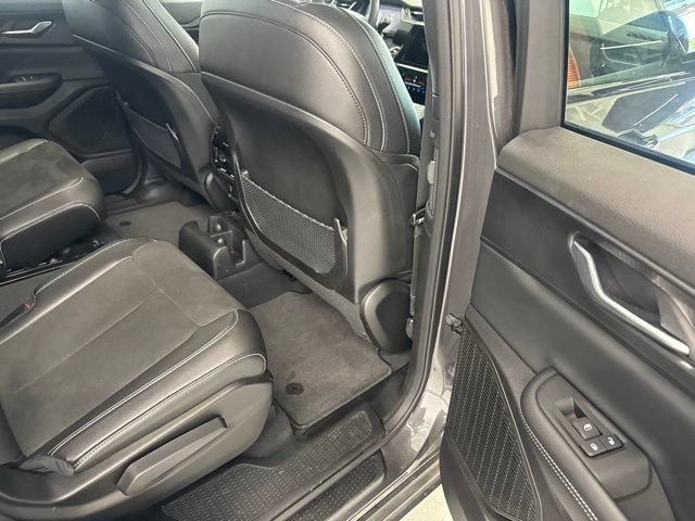 Used 2024 Jeep Grand Cherokee L Altitude AWD/4WD image 31