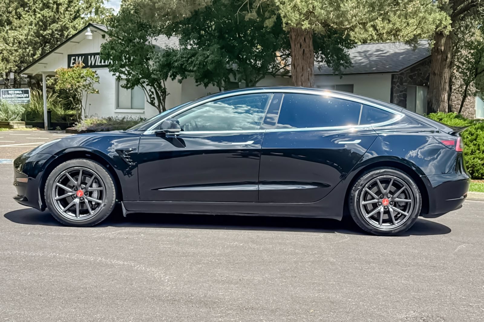 Used 2019 Tesla Model 3 Standard Range RWD image 8