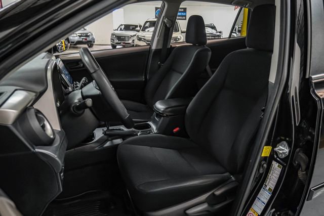 Used 2018 Toyota RAV4 LE w/ All Weather Liner Package AWD/4WD image 29