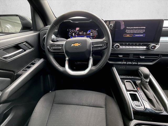 Used 2025 Chevrolet Colorado LT RWD image 7