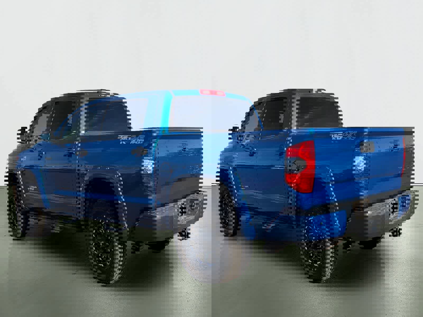 Used 2016 Toyota Tundra SR5 w/ TRD Off Road Package AWD/4WD image 4