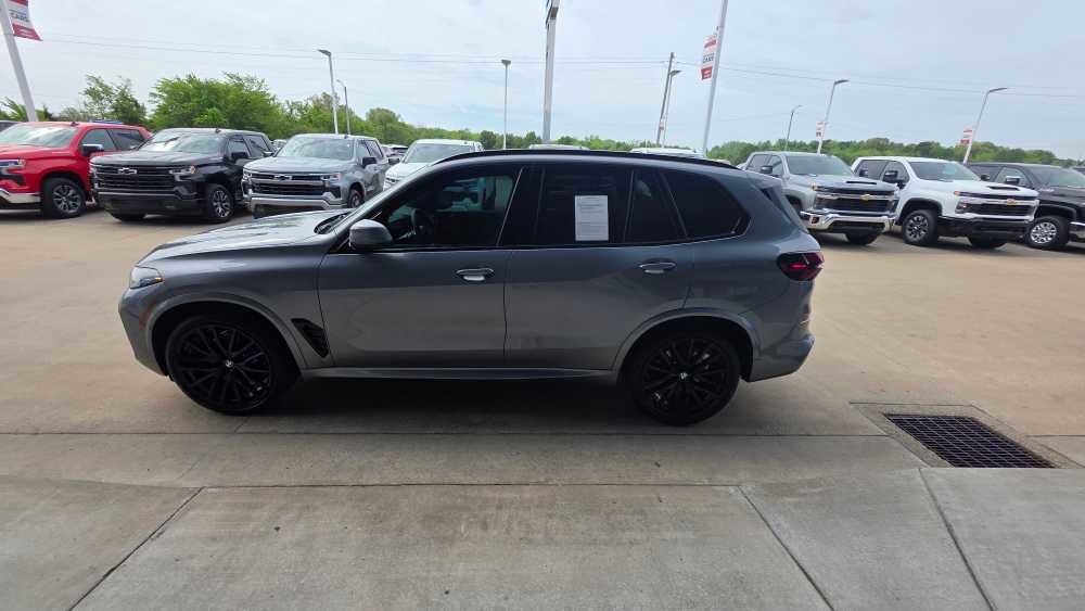 Used 2026 BMW X5 sDrive40i w/ M Sport Package image 2