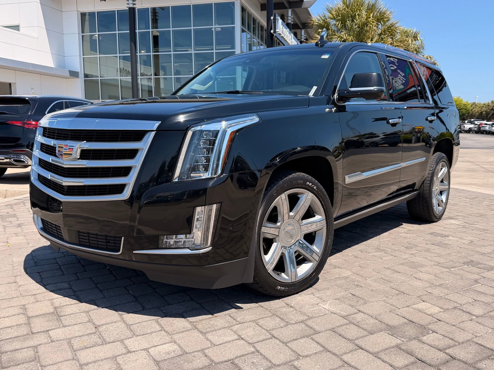Used 2019 Cadillac Escalade Premium Luxury image 1
