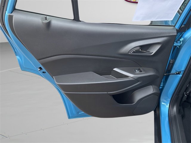 Used 2025 Chevrolet Trax LT w/ LT Convenience Package image 17