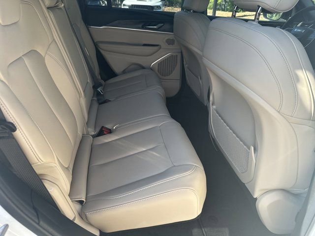 New 2025 Jeep Grand Cherokee Limited w/ Black Appearance Package image 15