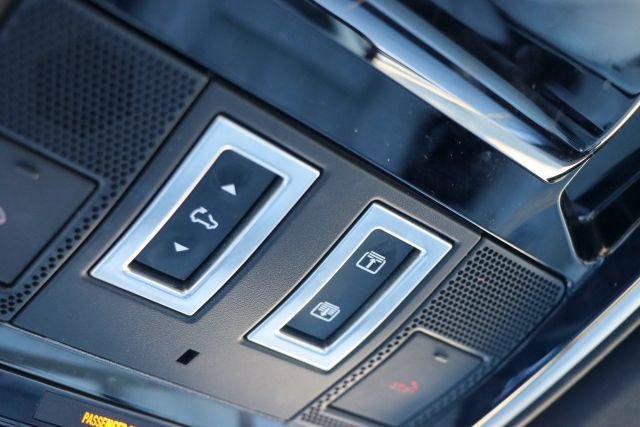 Used 2015 Land Rover Range Rover HSE image 58