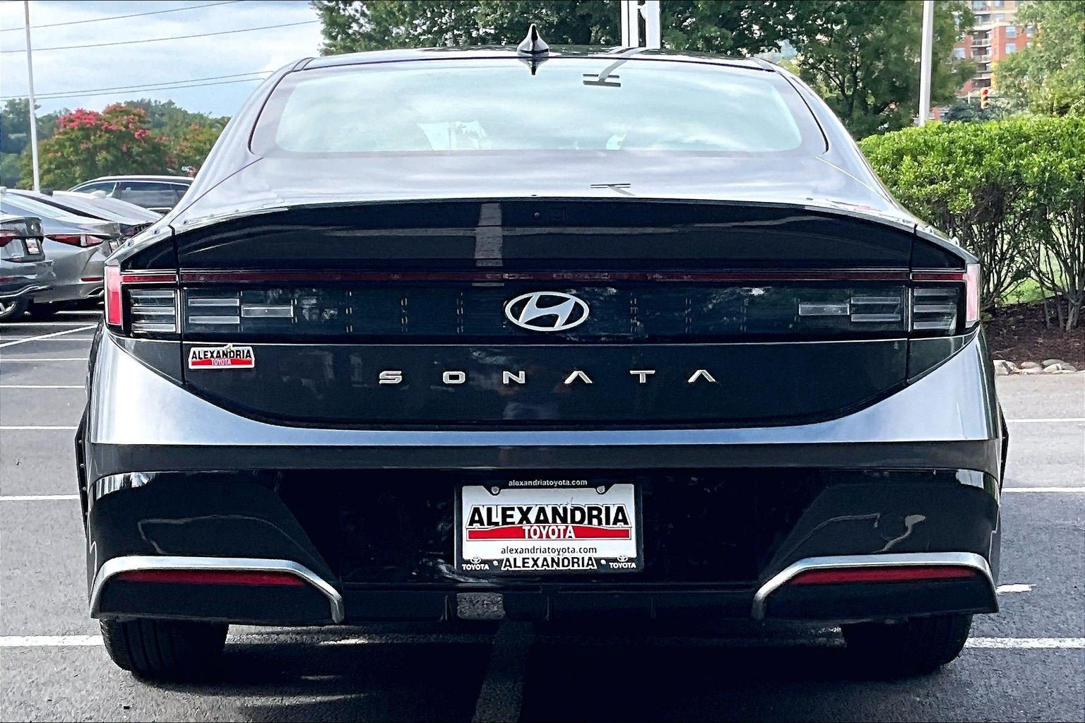 Used 2025 Hyundai Sonata SEL FWD image 4
