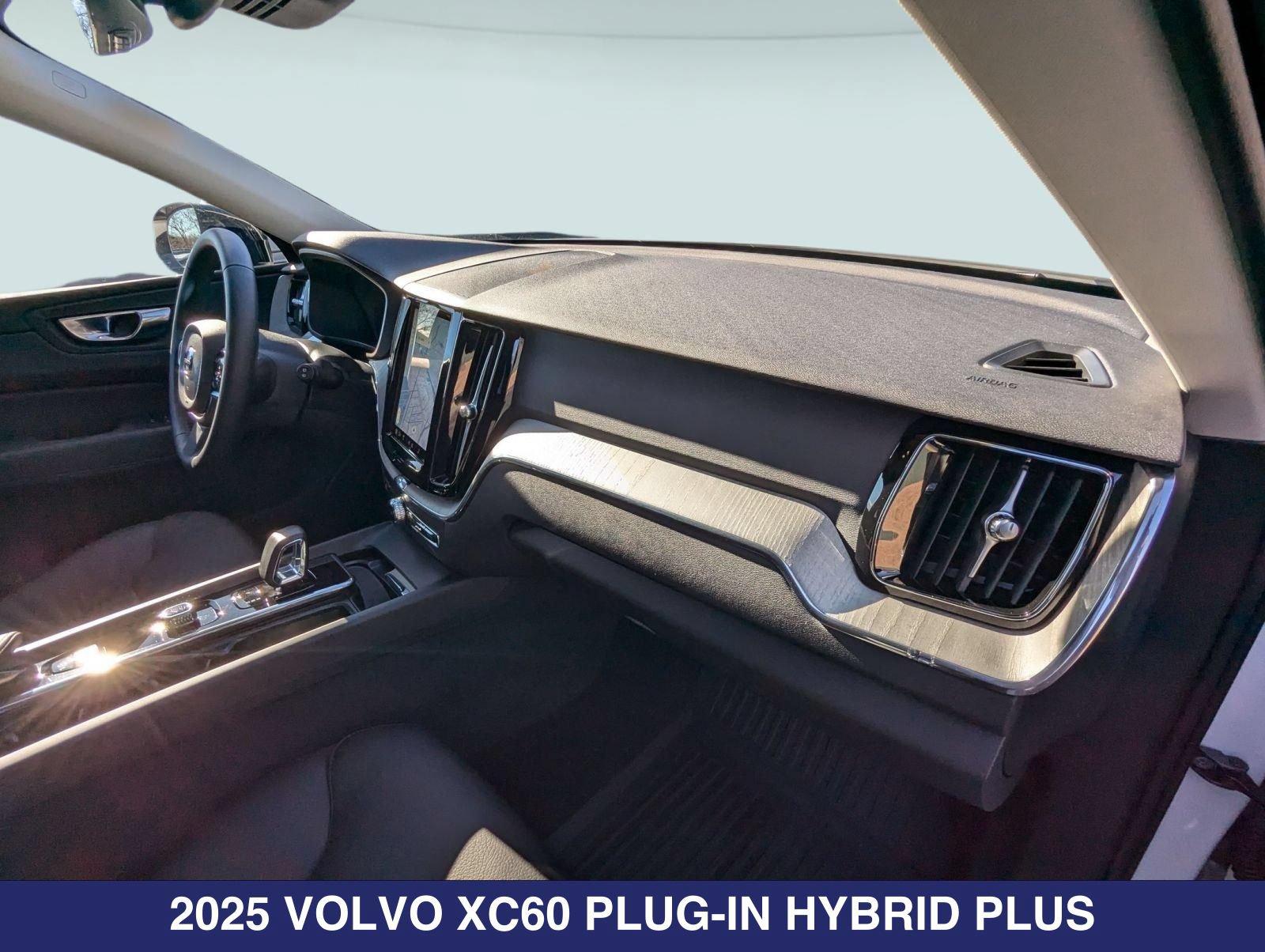 New 2025 Volvo XC60 T8 Plus w/ Protection Package Premier AWD/4WD image 25