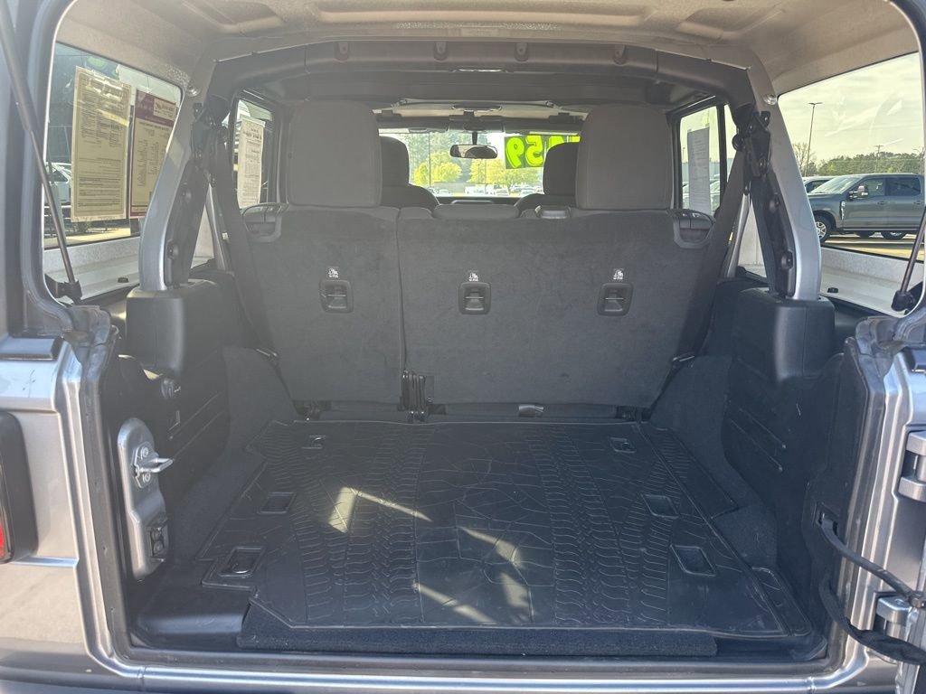 Used 2019 Jeep Wrangler Unlimited Sahara image 26