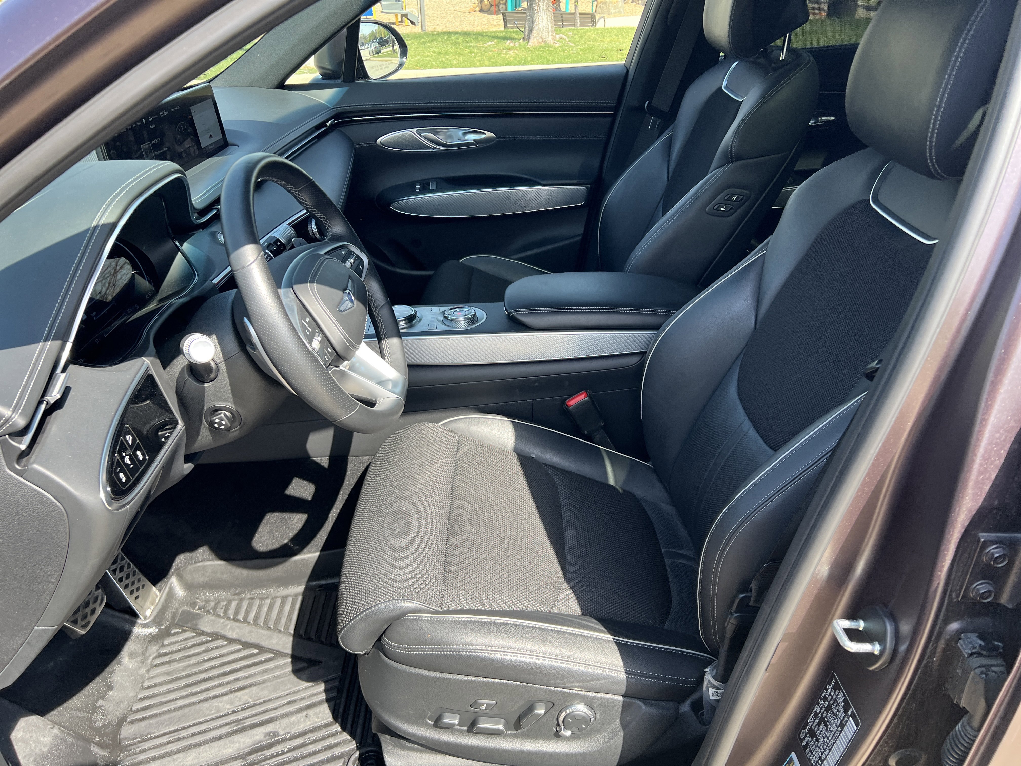 Used 2023 Genesis GV70 2.5T w/ Sport Prestige Package image 16