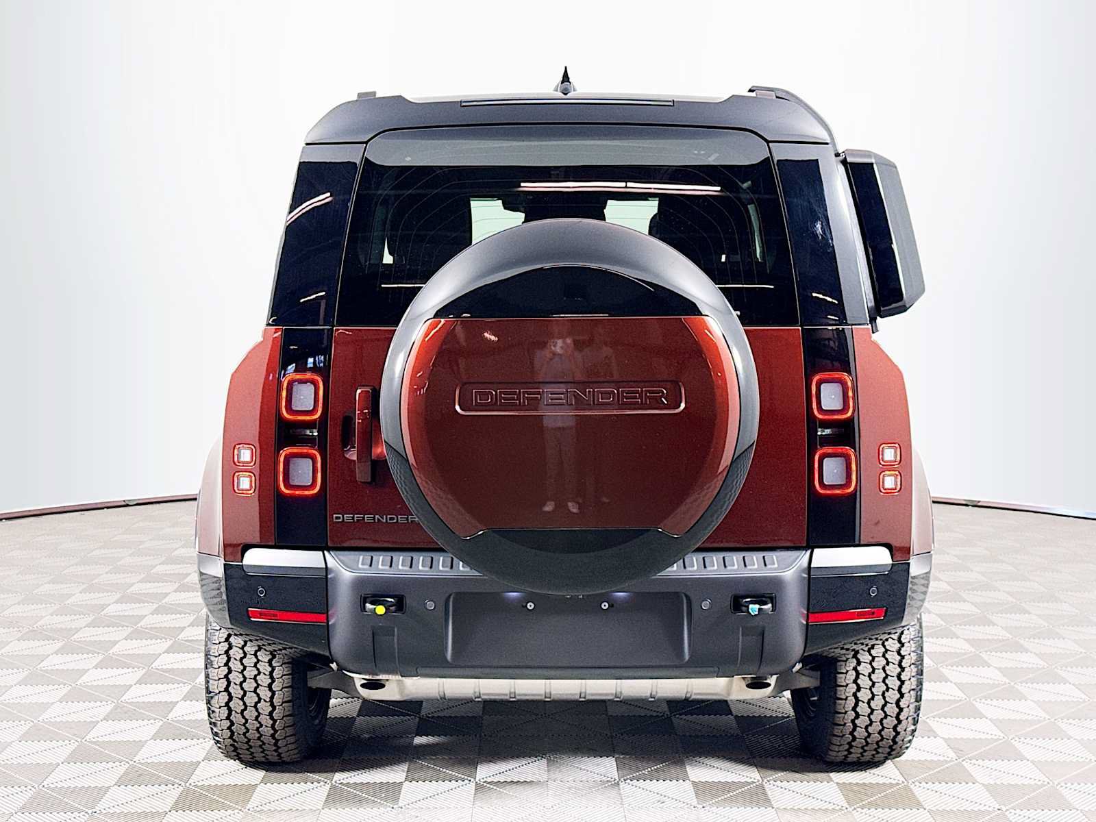 New 2026 Land Rover Defender 90 X-Dynamic SE AWD/4WD image 6