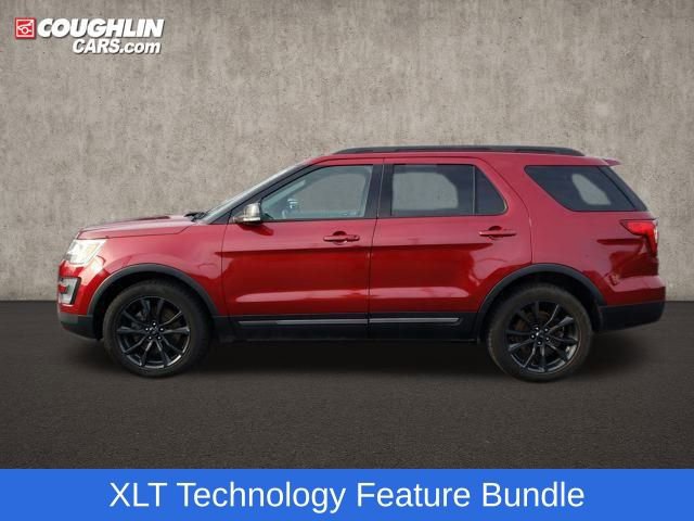 Used 2017 Ford Explorer XLT w/ Equipment Group 202A image 5