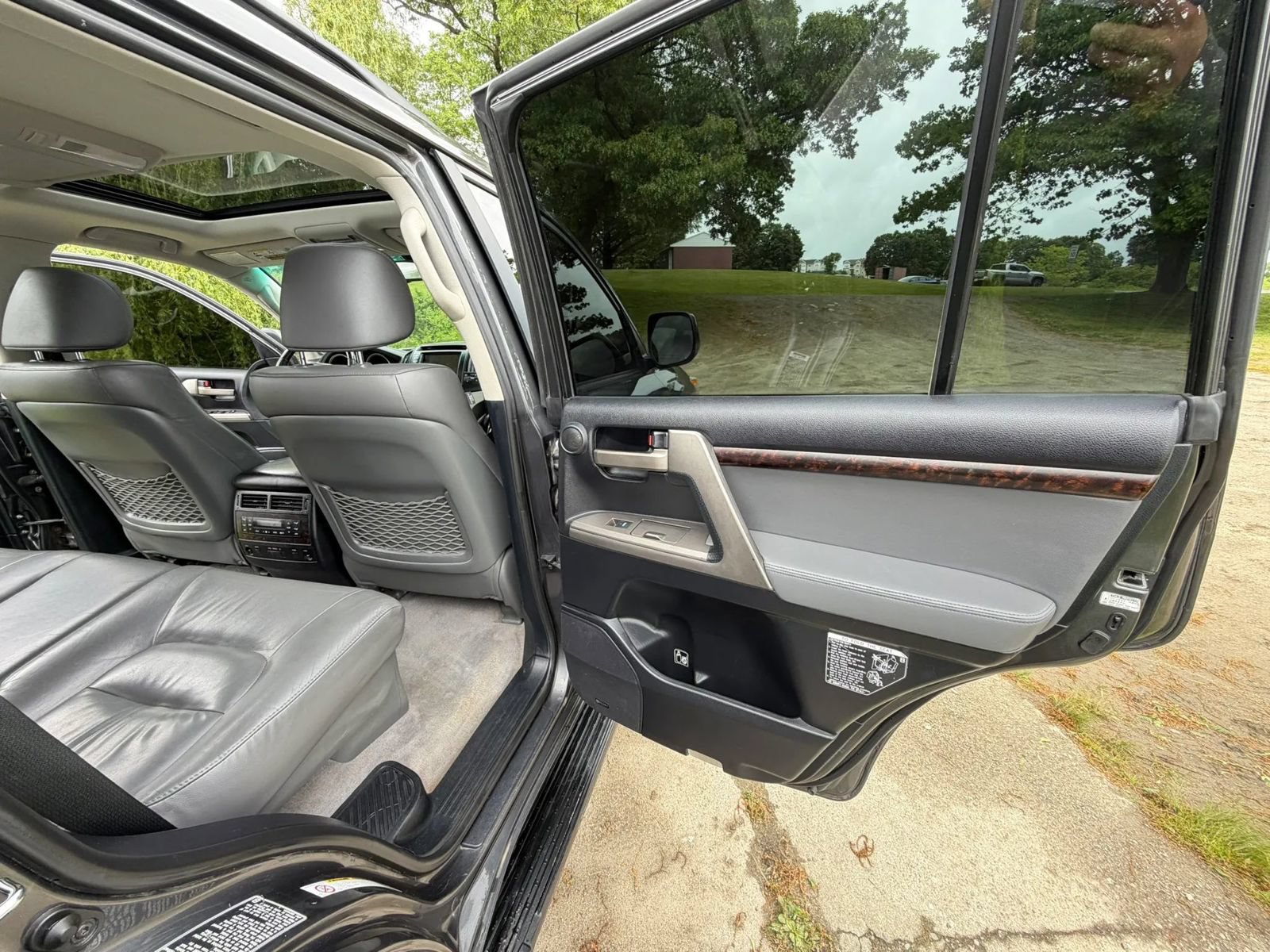 Used 2011 Toyota Land Cruiser w/ Upgrade Pkg AWD/4WD image 60