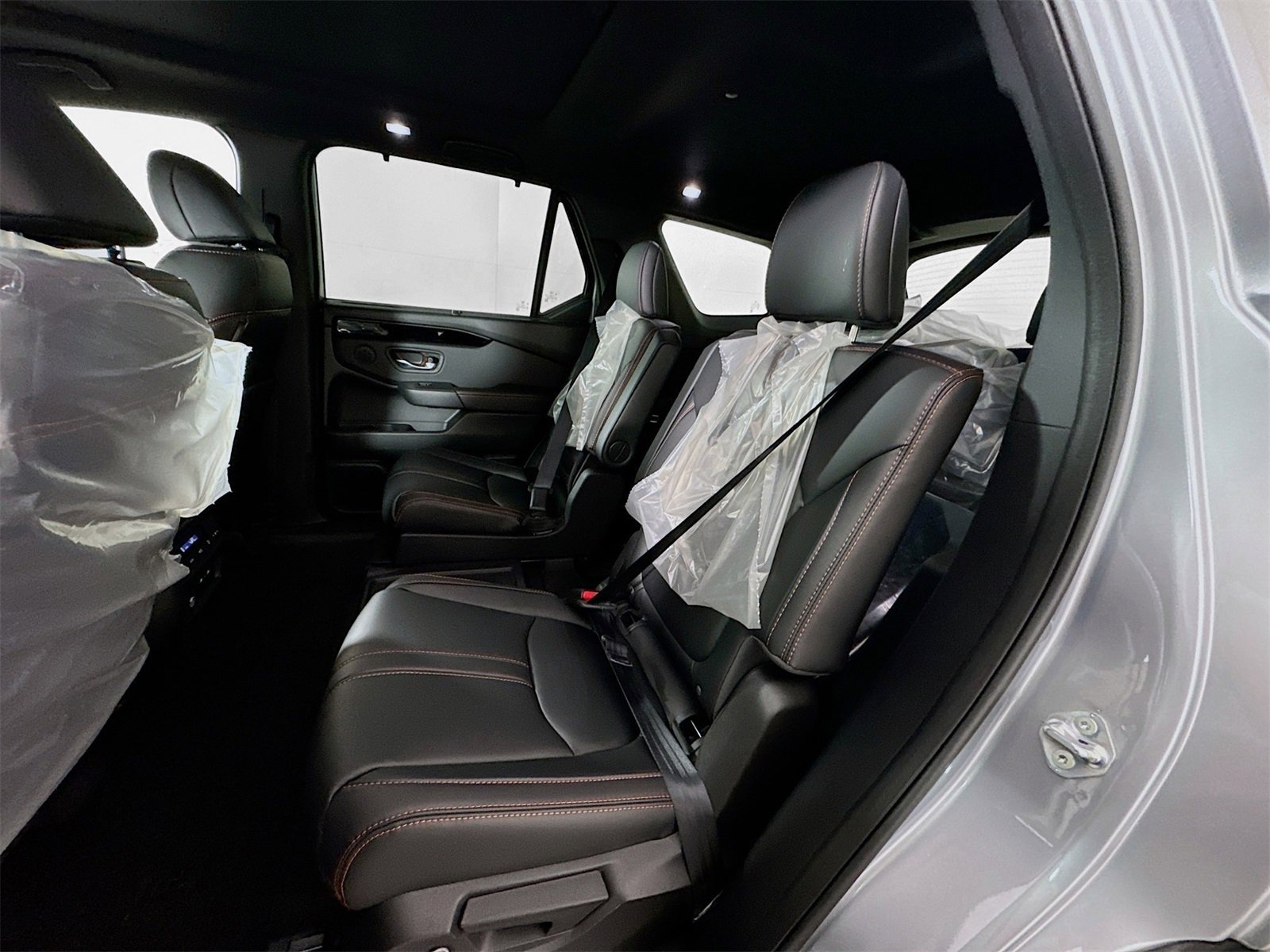 Used 2025 Honda Pilot TrailSport image 11