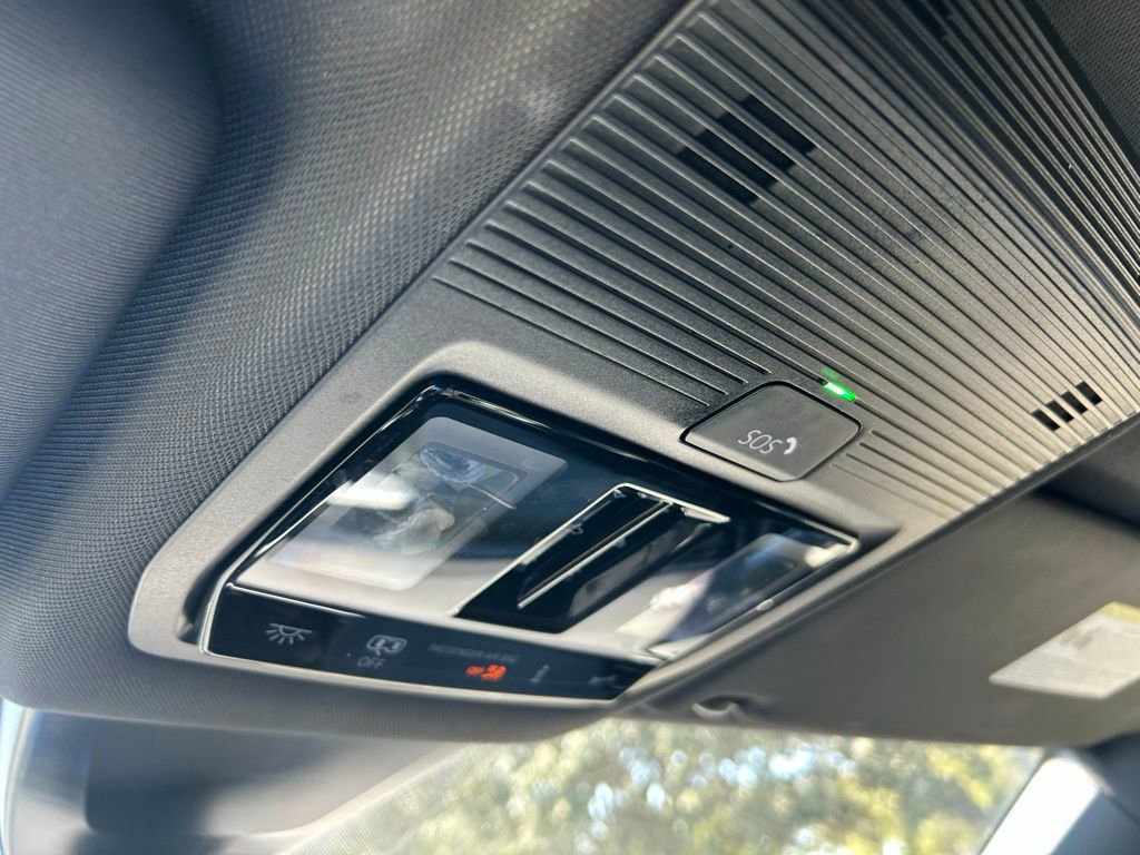 Used 2025 Volkswagen Atlas Cross Sport SE w/ Panoramic Sunroof Package image 55