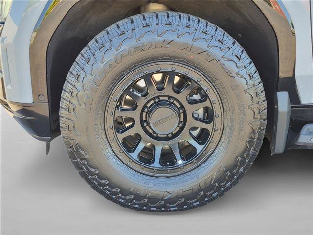Used 2024 GMC Sierra EV Denali AWD/4WD image 23