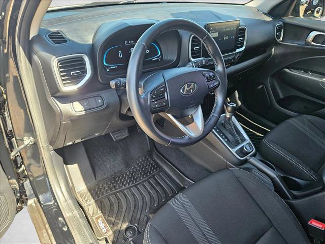 Used 2023 Hyundai Venue SEL image 10