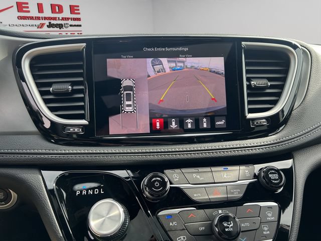 New 2027 Chrysler Pacifica Limited AWD/4WD image 20