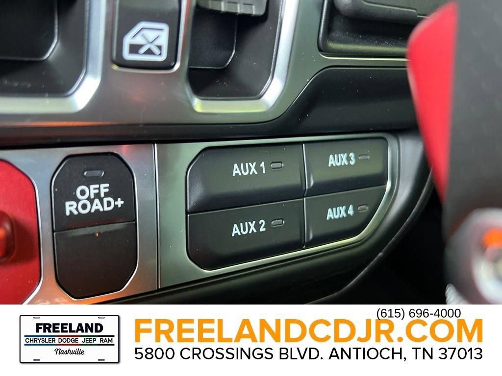 New 2025 Jeep Gladiator Mojave w/ Convenience Group AWD/4WD image 19