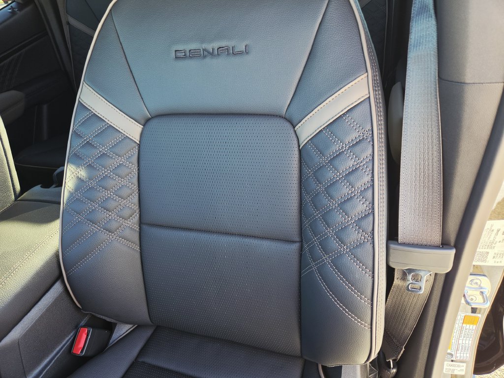 New 2026 GMC Canyon Denali AWD/4WD image 12