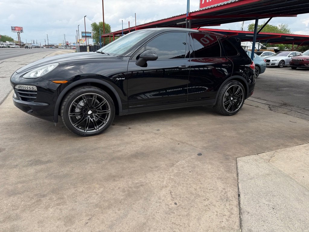 Used 2014 Porsche Cayenne S AWD/4WD image 2