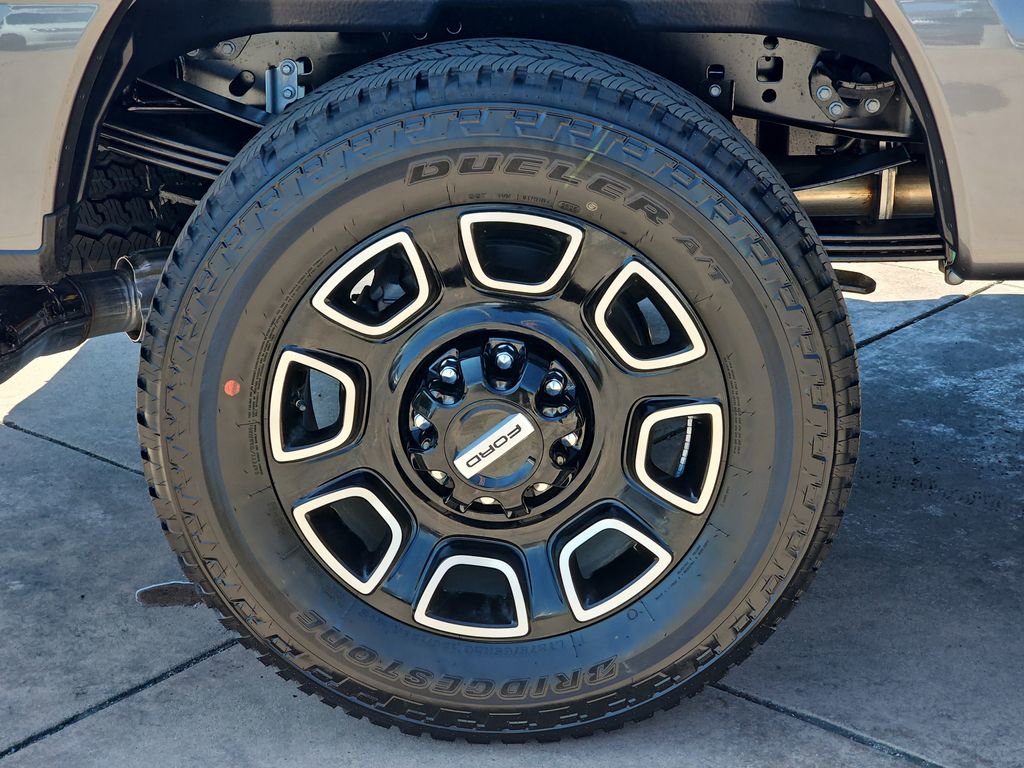 New 2026 Ford F350 Platinum w/ FX4 Off-Road Package image 39