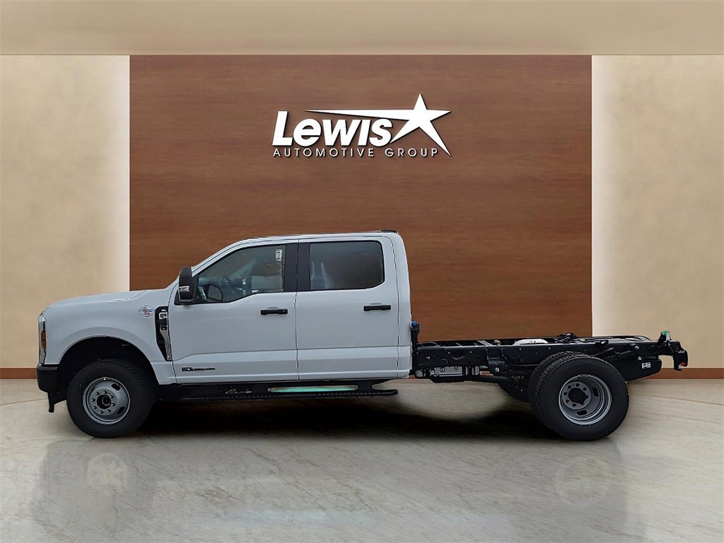 New 2026 Ford F350 XL image 2