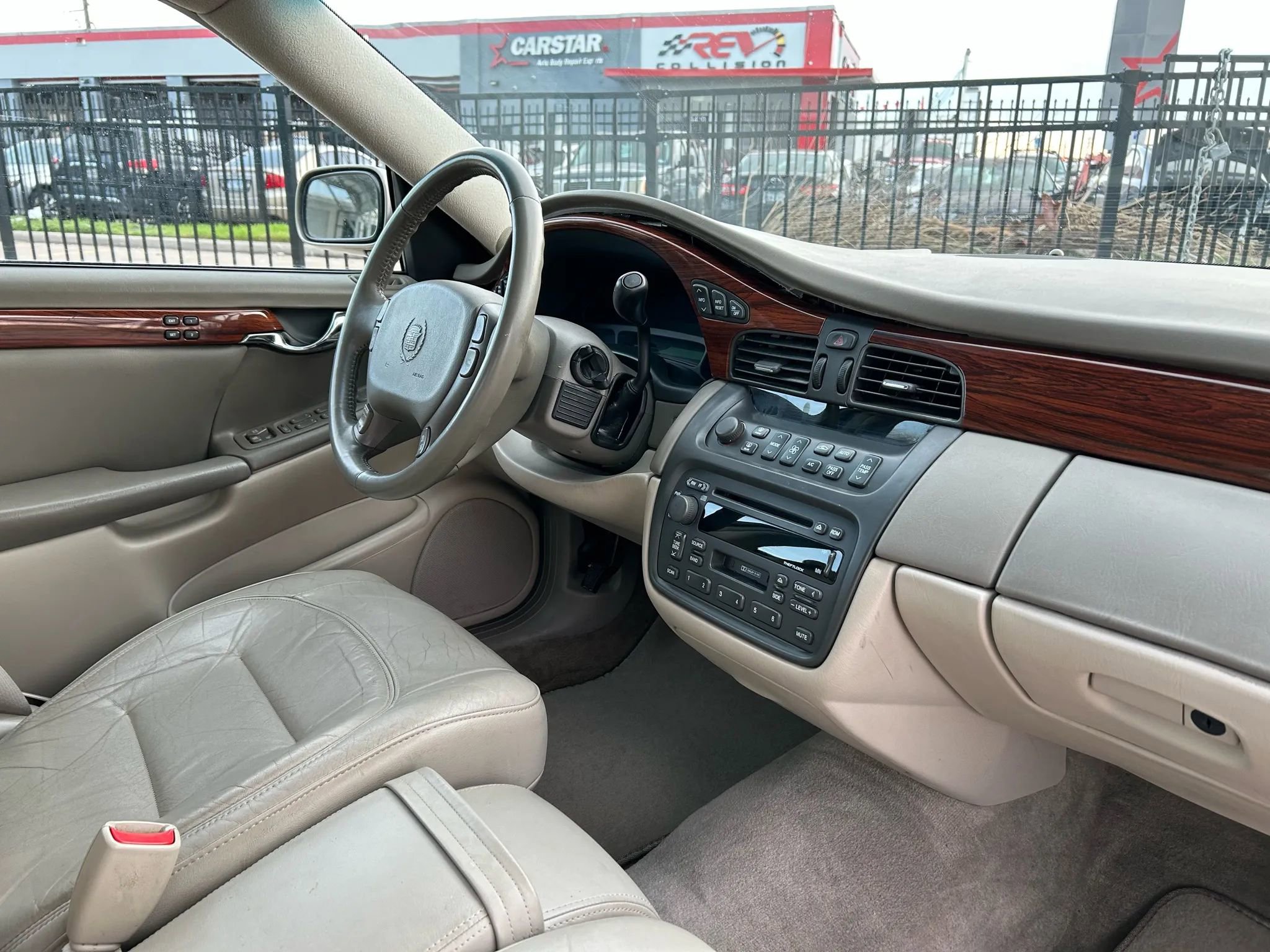 Used 2000 Cadillac De Ville Sedan w/ Comfort/Convenience Pkg FWD image 13