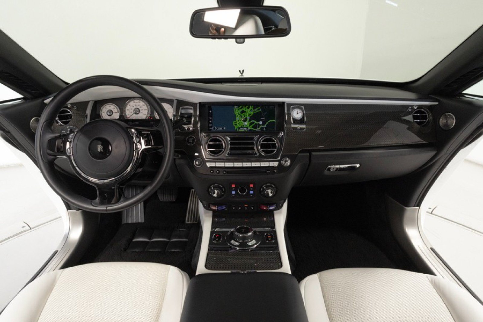 Used 2021 Rolls-Royce Wraith RWD image 24