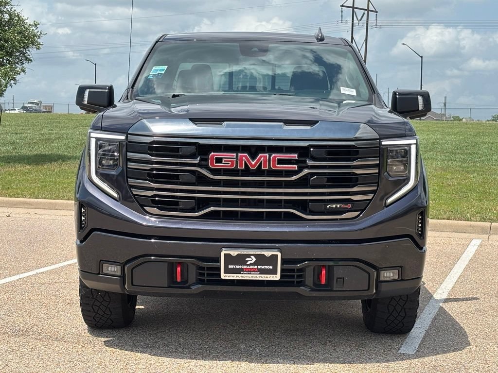 Used 2022 GMC Sierra 1500 AT4 w/ AT4 Preferred Package AWD/4WD image 3