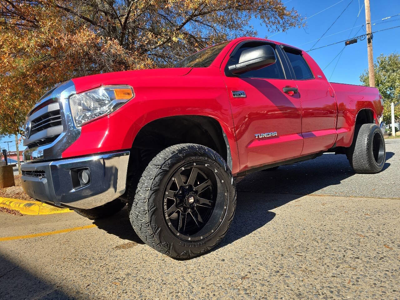 Used 2015 Toyota Tundra SR5 w/ TRD Off Road Package AWD/4WD image 54