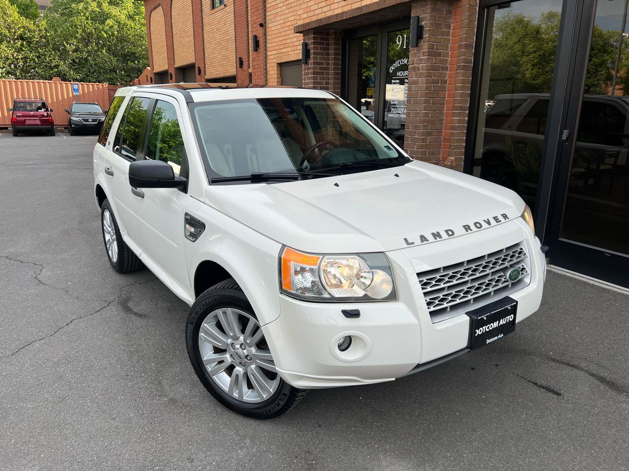 Used 2010 Land Rover LR2 HSE AWD/4WD image 15