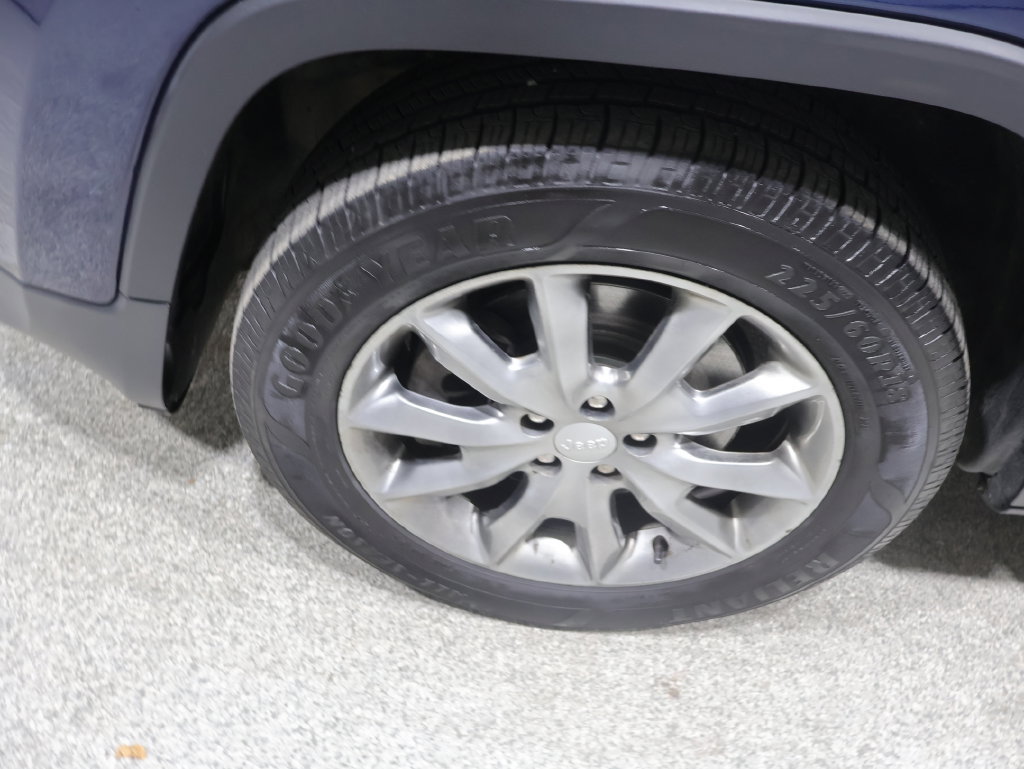 Certified 2018 Jeep Cherokee Limited AWD/4WD image 10