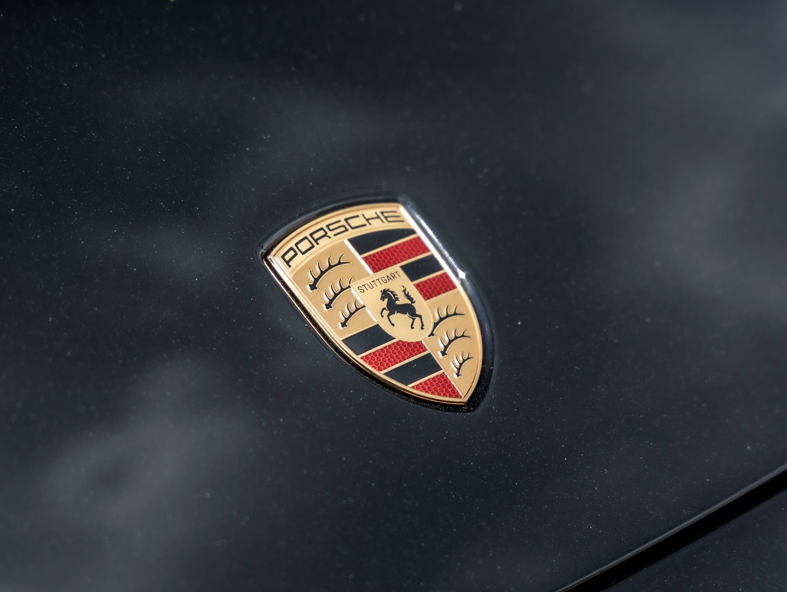 Certified 2025 Porsche Macan Electric image 17