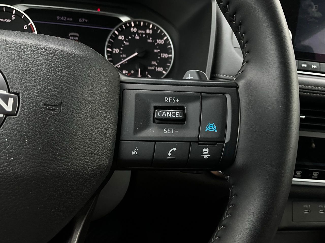 Used 2025 Nissan Rogue SV FWD image 34