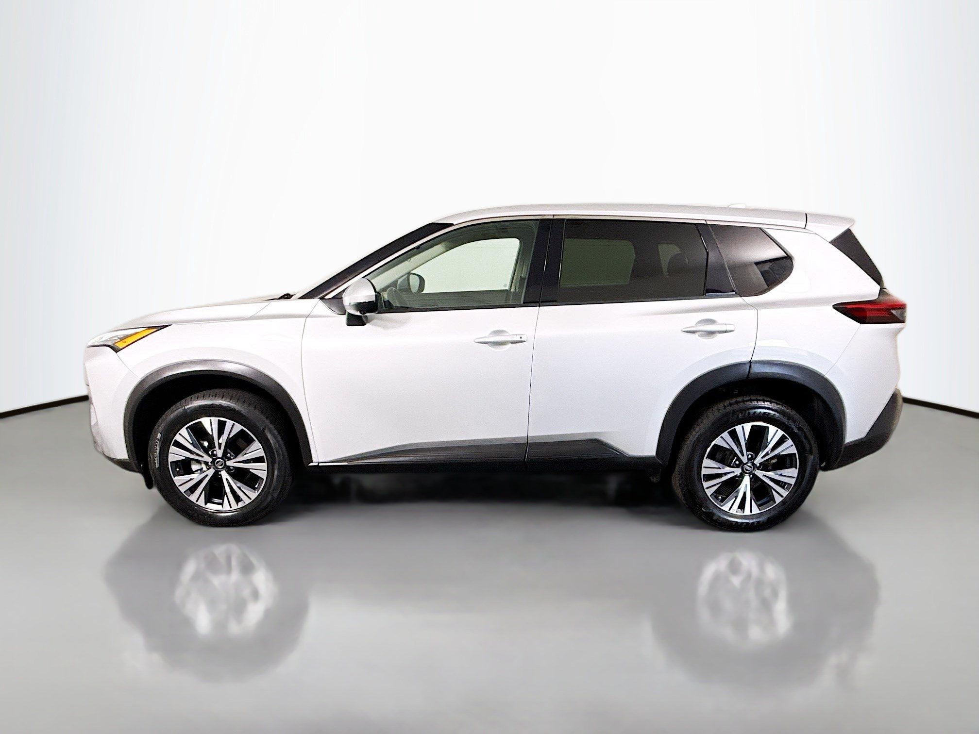 Used 2021 Nissan Rogue SV AWD/4WD image 6