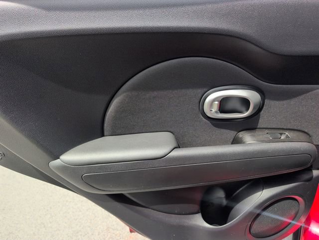 Used 2016 Kia Soul + FWD image 31