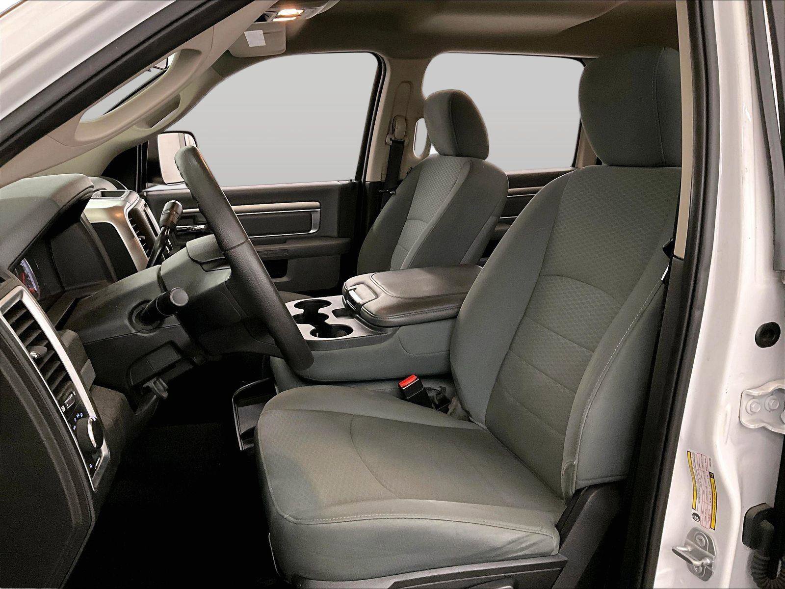 Used 2018 RAM 3500 SLT AWD/4WD image 24