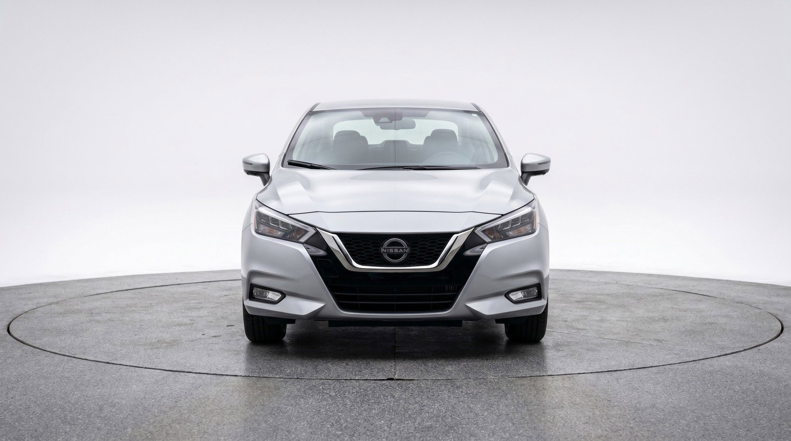 Used 2025 Nissan Versa SV image 1