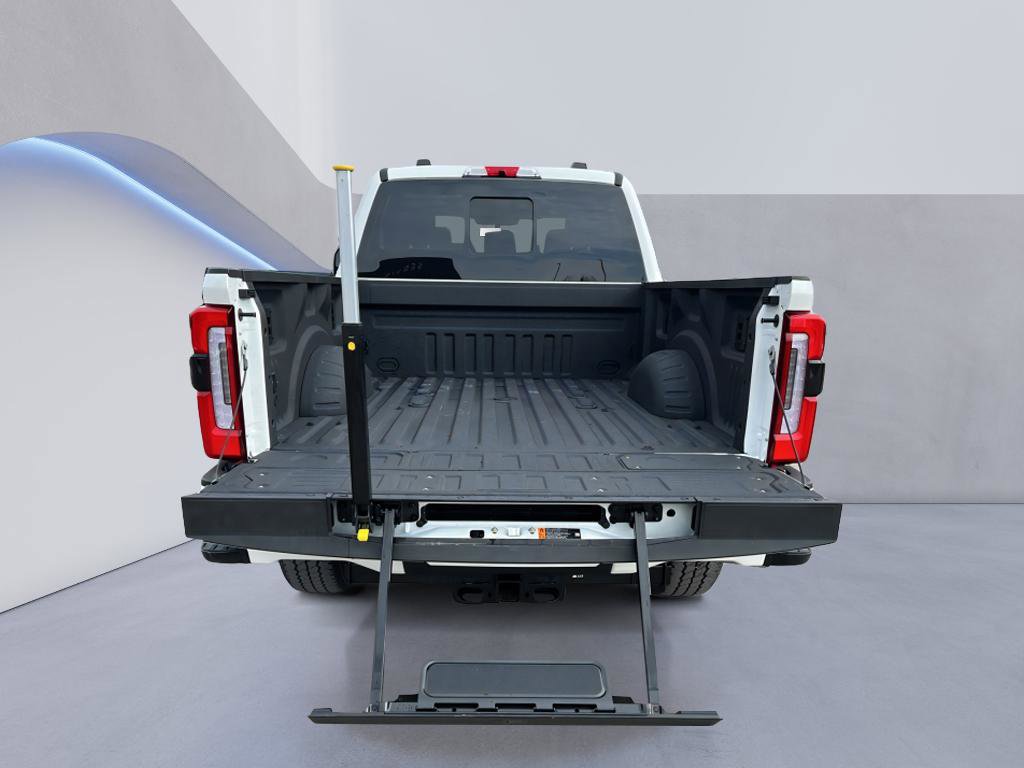 Used 2025 Ford F350 Platinum image 24