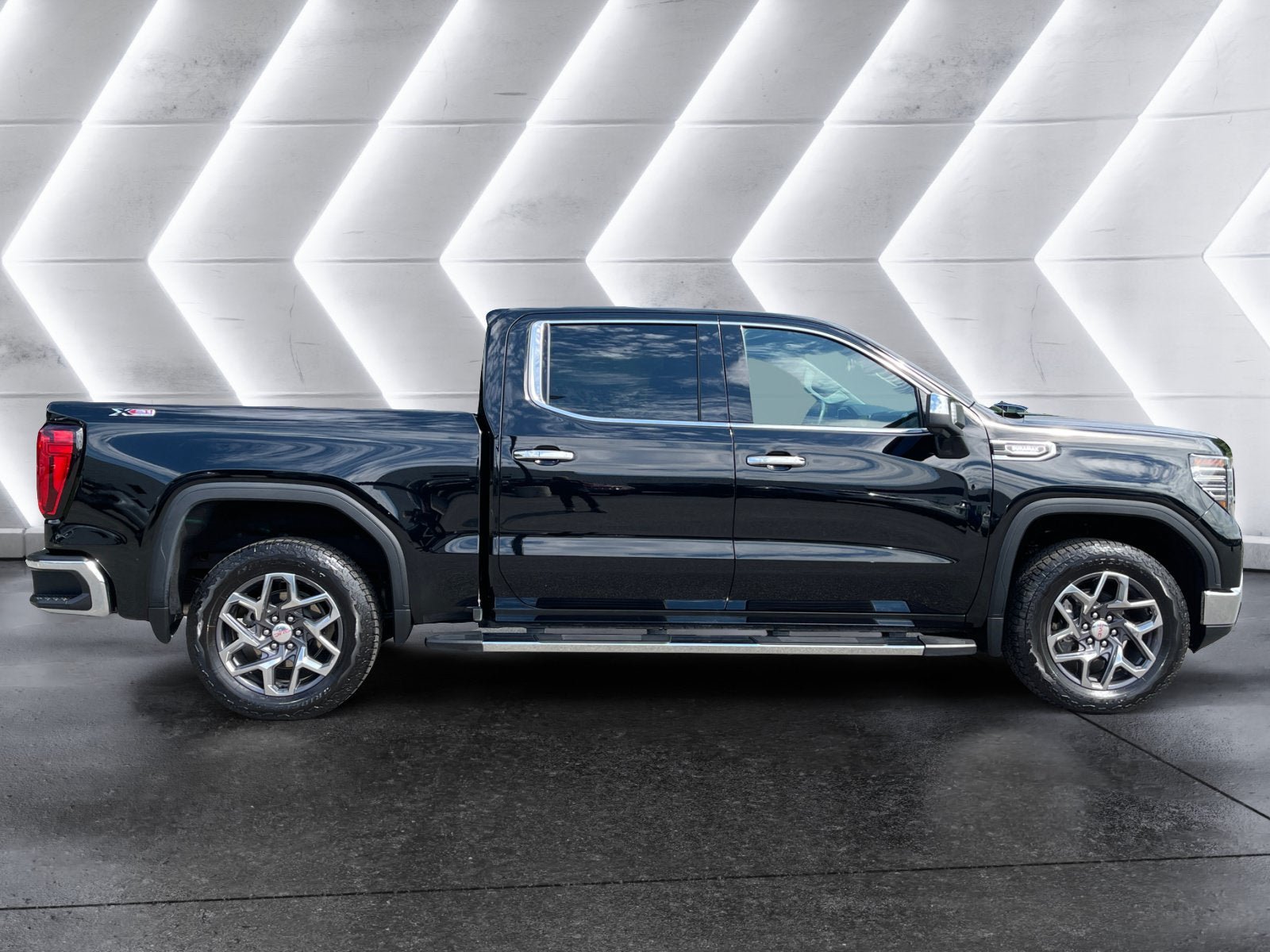 Used 2026 GMC Sierra 1500 SLT w/ SLT Premium Plus Package AWD/4WD image 7