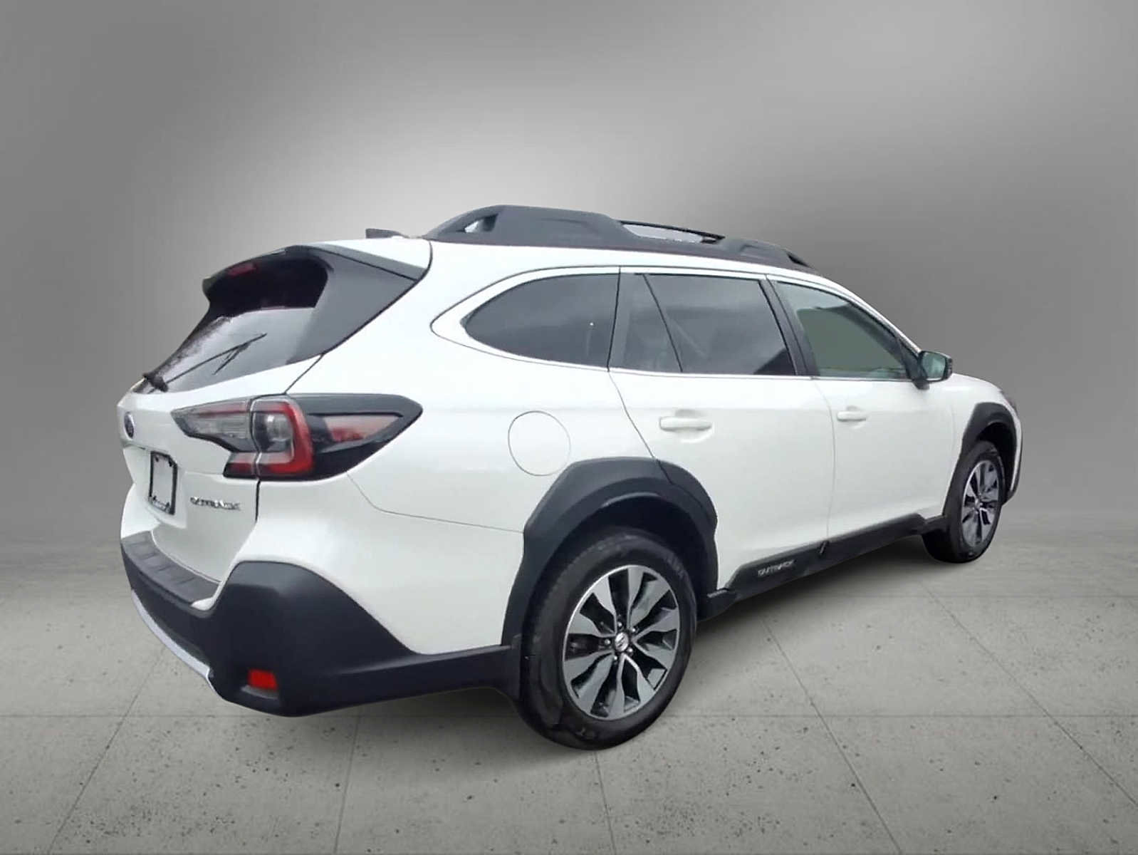 Used 2023 Subaru Outback Limited image 8