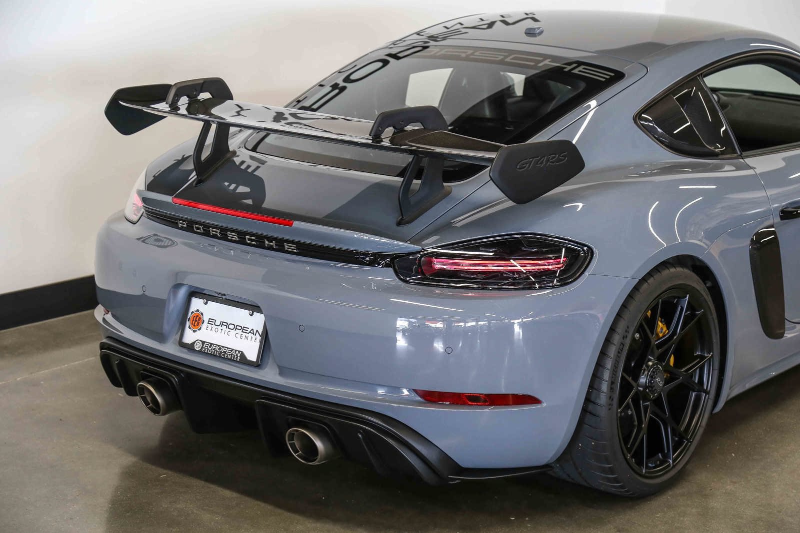 Used 2025 Porsche 718 Cayman GT4 RS w/ Weissach Package RWD image 22