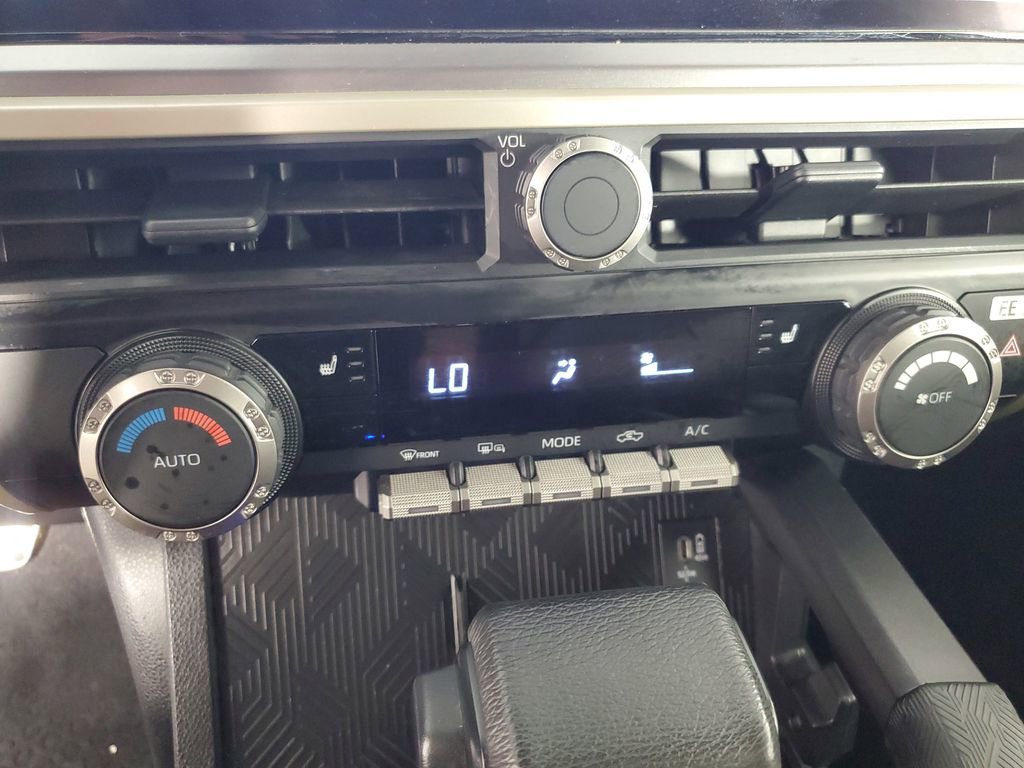 Used 2025 Toyota Tacoma TRD Sport image 21