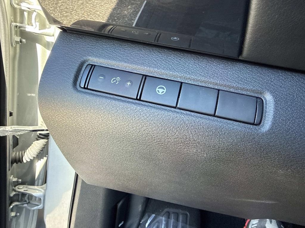 Certified 2024 Nissan Pathfinder SV image 31