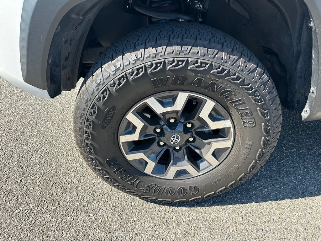 Used 2023 Toyota Tacoma TRD Off-Road AWD/4WD image 6