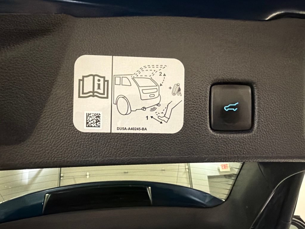 Certified 2020 Ford Escape Titanium AWD/4WD image 35