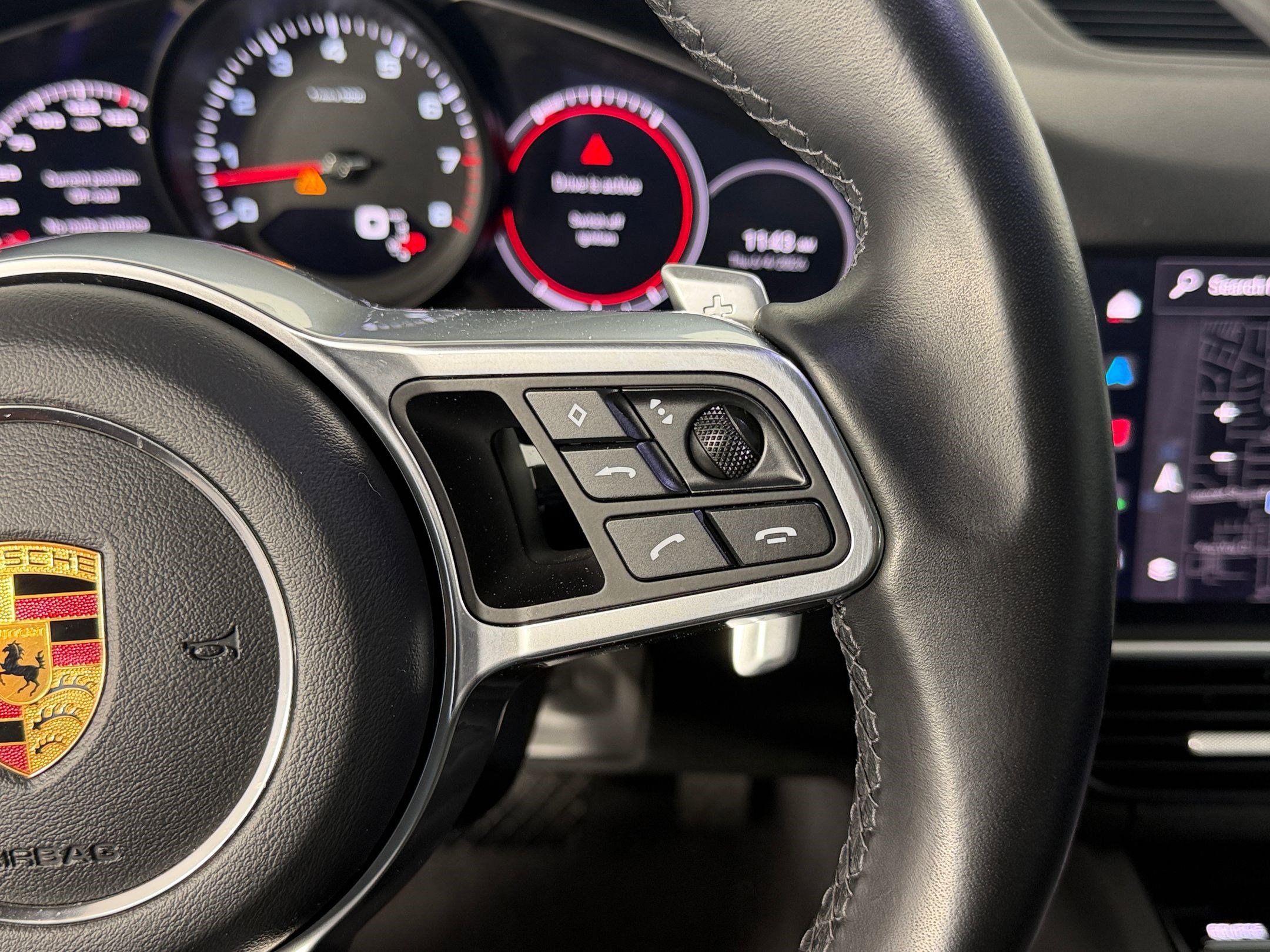 Used 2022 Porsche Cayenne AWD/4WD image 28